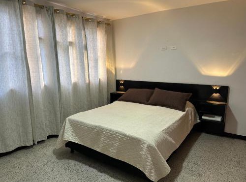 Apartamentos FM 206