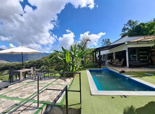 Casa de lujo wifi jacuzzi charcos parking