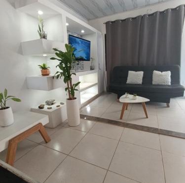 Cabaña aldea primaveral