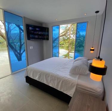 Luxury Suite del Faro, Romance en la represa