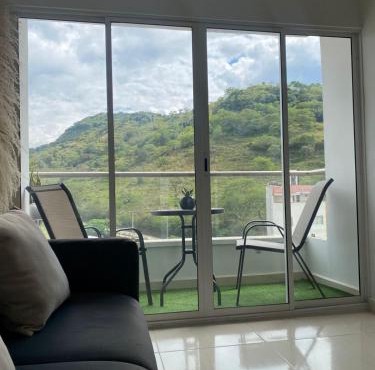 Fin de semana en increíble apartamento - 2 cuartos, sofacama, piscina y parking gratis