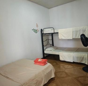 El Cacique Villeta Hostal
