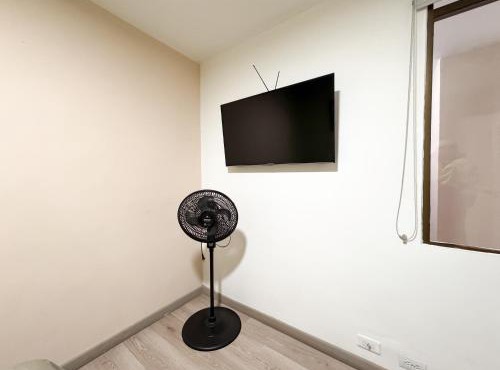 Aparta estudio cerca al Parque Lleras MAN202 By Roots Rentals in Medellín