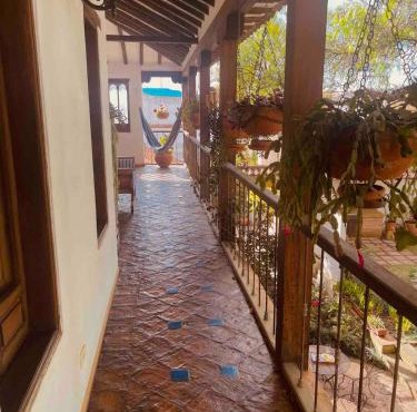 Villa exclusiva con jardín a 80m del centro