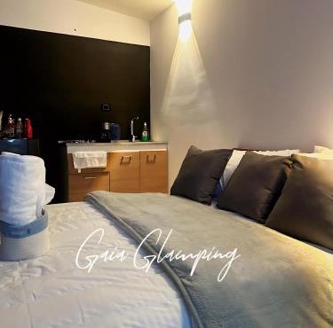 Gaia Glamping Elegancia Escarlata estándar 1 in San Rafael