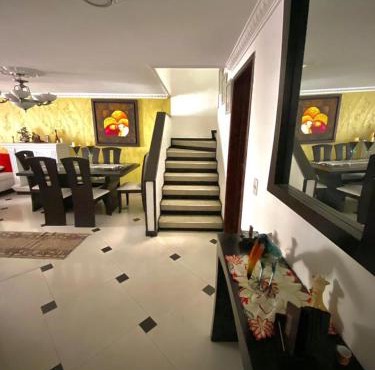 Casa en Mandalay con oficina