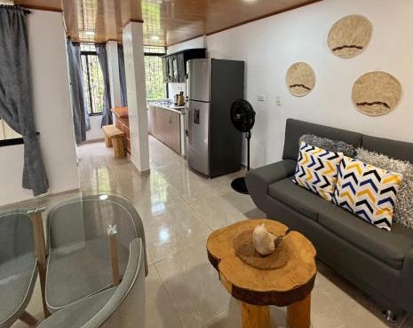 Apartamento amoblado con excelente ubicación y rutas de transporte in Bello