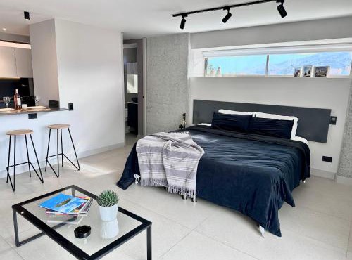 Poblado Luxe Living Loft AC, 400Mbps and King Bed