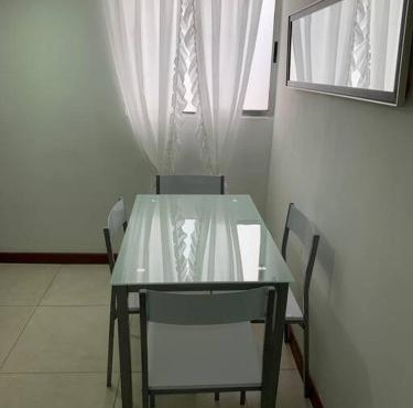 Apartamento cerca del centro comercial Titán. 300