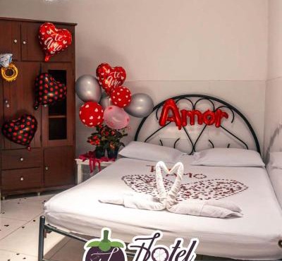 Hotel los Mangostinos calle 7 número 5-26 frente al expreso Bolivariano