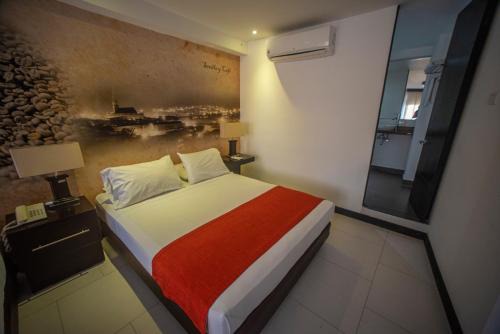 Hotel San Antonio Gate