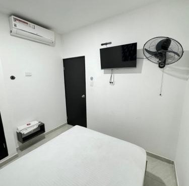 HOTEL LE QUINT