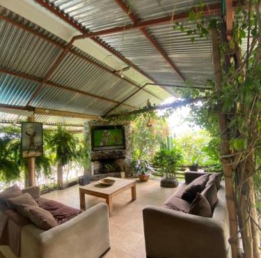 Los Naranjos Hostal