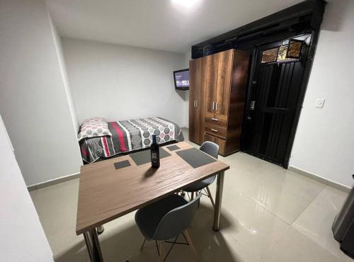 Apartaestudio entero cerca estacion metro Itagui in Itagüí