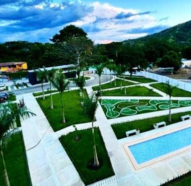 occidente colonial santa fe de Antioquia tipo resort Aparta sol tobogán kanaloa parque acuático