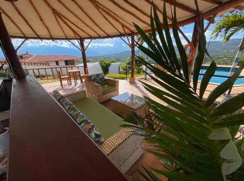 Hermoso Glamping Karpatos in Barichara