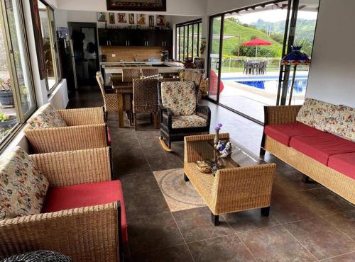 FINCA SAN LUIS en La Vega Cundinamarca Diversión Gastronomía Gourmet y Confort Total hasta para 17 Personas Piscina Jacuzzi y Juegos de mesa