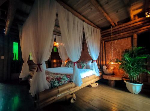 Cabin near the waterfall of love WiFi Jacuzzi