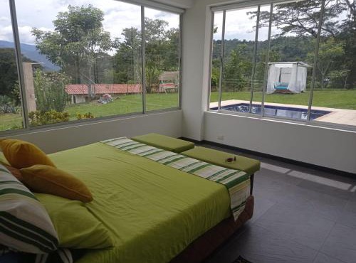 Quinta con piscina en la vega