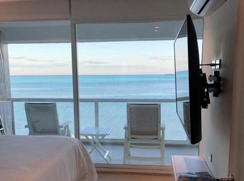 Apartamento en Sun Rise con Vista al Mar y Playa Privada