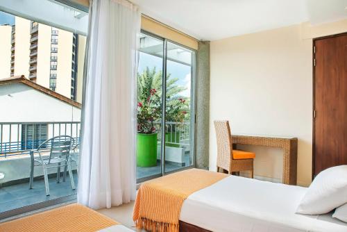 Hotel Santorini Resort in Santa Marta