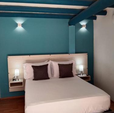 CA-2 HABITACION EN LA CIUDAD AMURALLADA DE CARTAGENA CON PISCINA Y WIFi