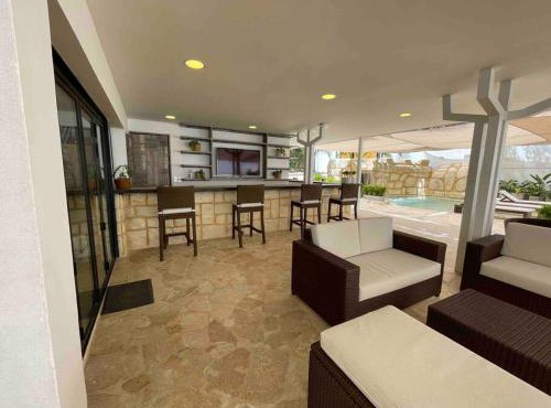 Provenza 8bedroom home plus 30 days rentals