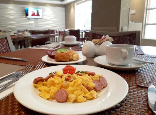 Hotel Plaza Suites